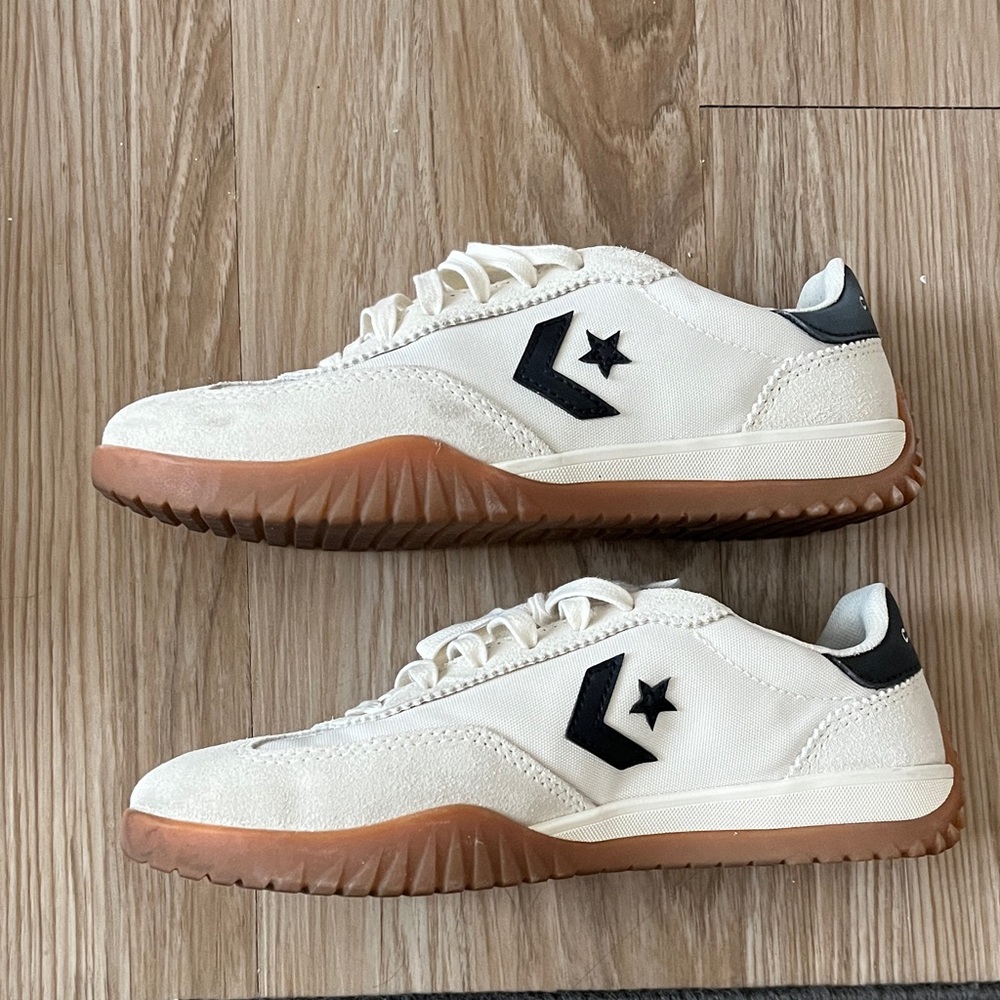 Converse Cream and Black Low-Top Sneakers with Gum Sole - Picture 2 of 5